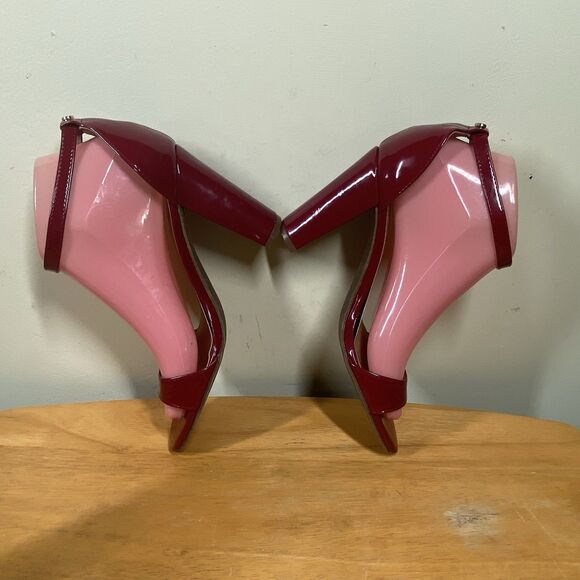G by Guess Shantel3 Red Faux Leather Sz 7.5 Ankle Strap Block Heel Sandals Read - Picture 14 of 16